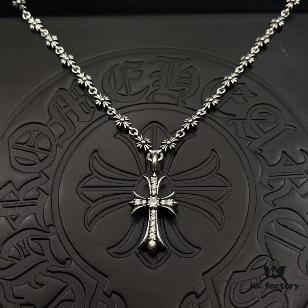High-Version Chrome Hearts Diamond-Inlaid Cross Necklace, Integrated Chain Set, Reversible Design with One Side Diamond-Inlaid and the Other Plain, 60cm Length, Clear Engraving and Precise Details, Original Buckle