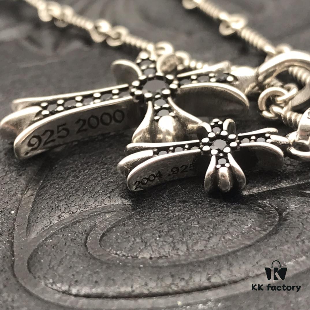 High-Version Crocs Black Diamond Aged Double Cross Necklace, One Style Four Wears, The Pinnacle of Cross Necklaces, A Timeless Classic
