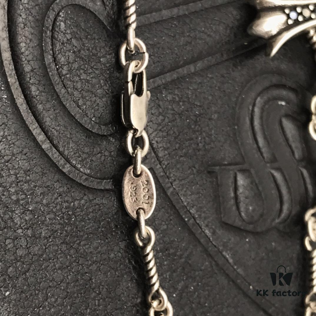 High-Version Crocs Black Diamond Aged Double Cross Necklace, One Style Four Wears, The Pinnacle of Cross Necklaces, A Timeless Classic