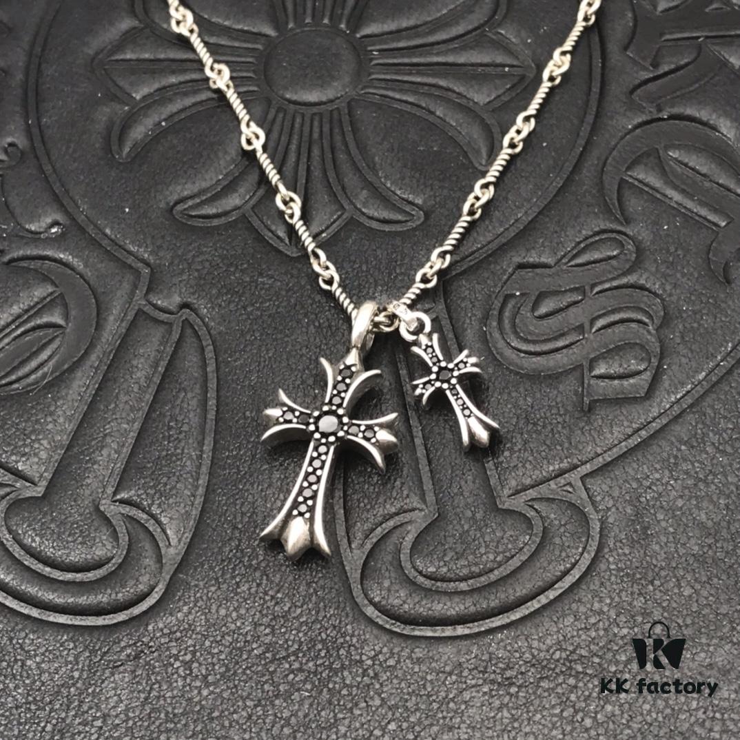 High-Version Crocs Black Diamond Aged Double Cross Necklace, One Style Four Wears, The Pinnacle of Cross Necklaces, A Timeless Classic