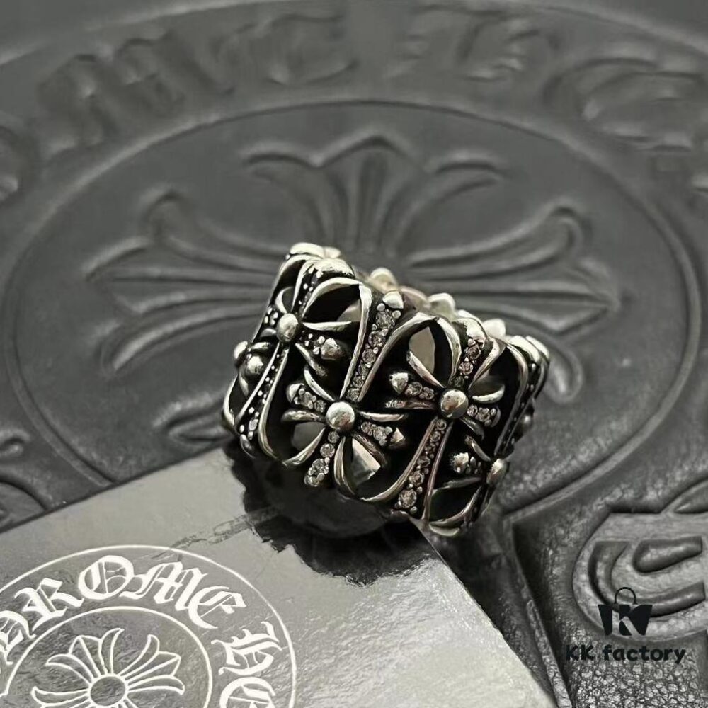 CHROME HEARTS High-End Crooked Cross Diamond-Inlaid Ring