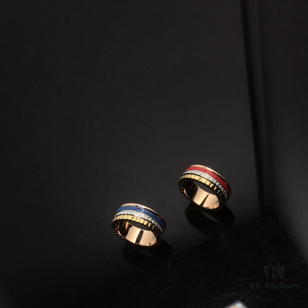 👑[Top-Tier Replica] Boucheron Quatre Radiant Series Rotating Ring – Exquisitely Crafted with 925 Sterling Silver, Paved with Brilliant Cubic Zirconia, Featuring Ribbon-Line Engraving, Black Ceramic Diamond Pattern, and Geometric Elegance