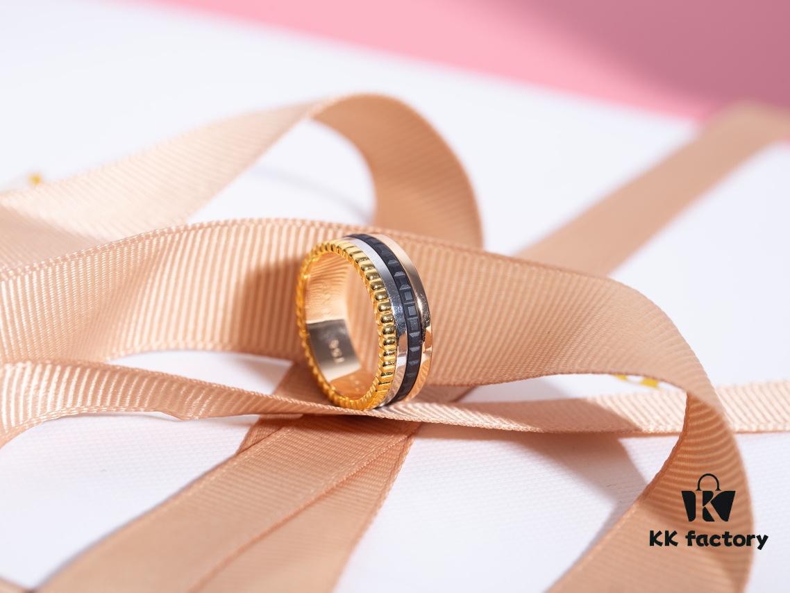 Quatre White Series Ring, Radiant and Brilliant, Showcasing the Brand's Iconic Luster