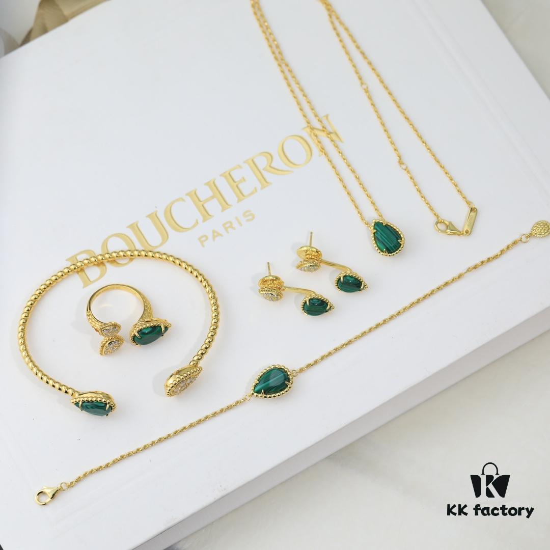 Boucheron Goutte Necklace 💧 SERPENT BOHÈME Necklace. Classic and modern, featuring a teardrop-shaped design embellished with diamonds, surrounded by delicate yellow gold pearls, embodying contemporary aesthetics. Logo-engraved Boucheron necklace, adjustable length of 45cm for a stunning fit. 👼【Large Teardrop Necklace】 Brand Story: The teardrop symbolizes giving to the one you love most.