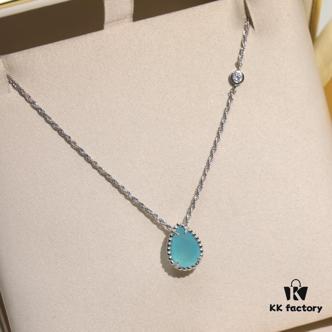 Boucheron Goutte de Ressac Necklace 💧 SERPENT BOHÈME Collection. Timeless and modern, featuring a droplet-shaped design embellished with pave diamonds, perfectly aligned with contemporary aesthetics. Logo-engraved Boucheron necklace, 45cm length with adjustable chain for an elegant fit 👼. Petite droplet necklace. Brand story: the water droplet symbolizes 'For the one I love most.'