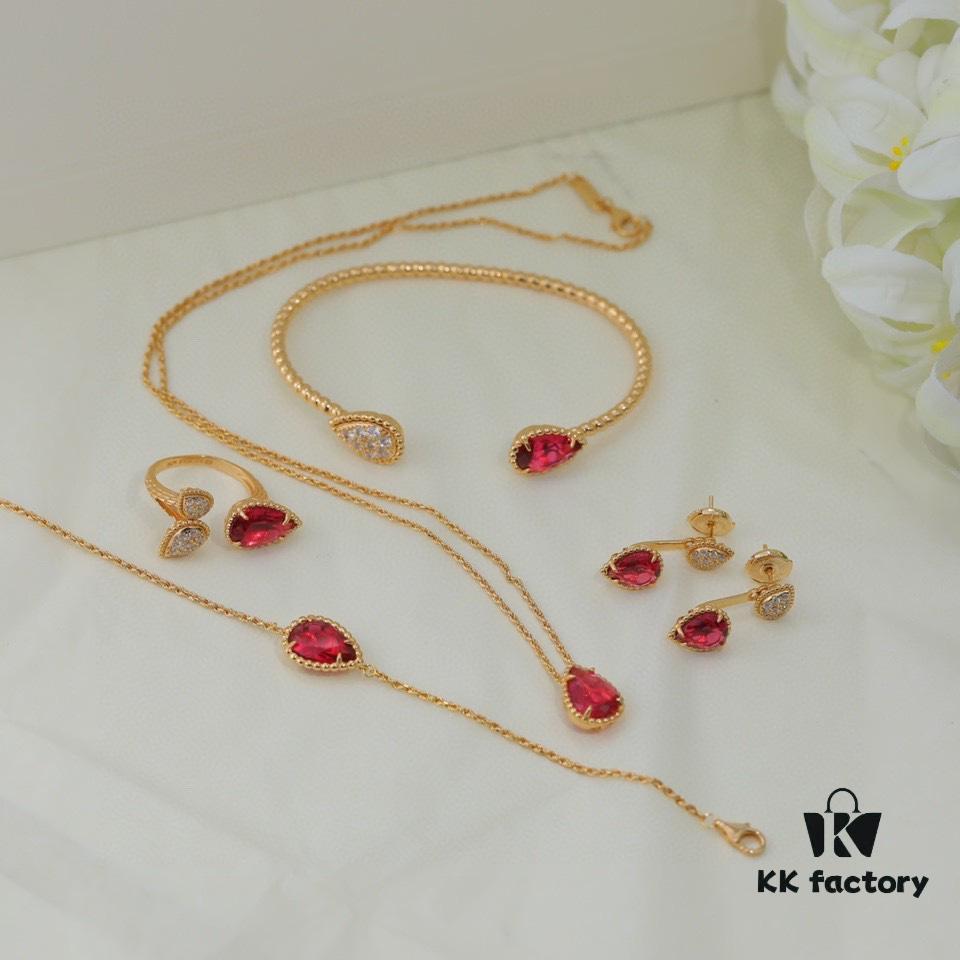 Boucheron Goutte Bracelet 💧 SERPENT BOHÈME Classic and Modern, Diamond-Set Droplet Design with Delicate Yellow Gold Pearls, Thick Gold Plating, Logo-Embossed Boucheron Bracelet, Simple and Elegant Square Shape, Exquisite Wearing Effect 👼 The Droplet Collection Symbolizes Love for the Dearest