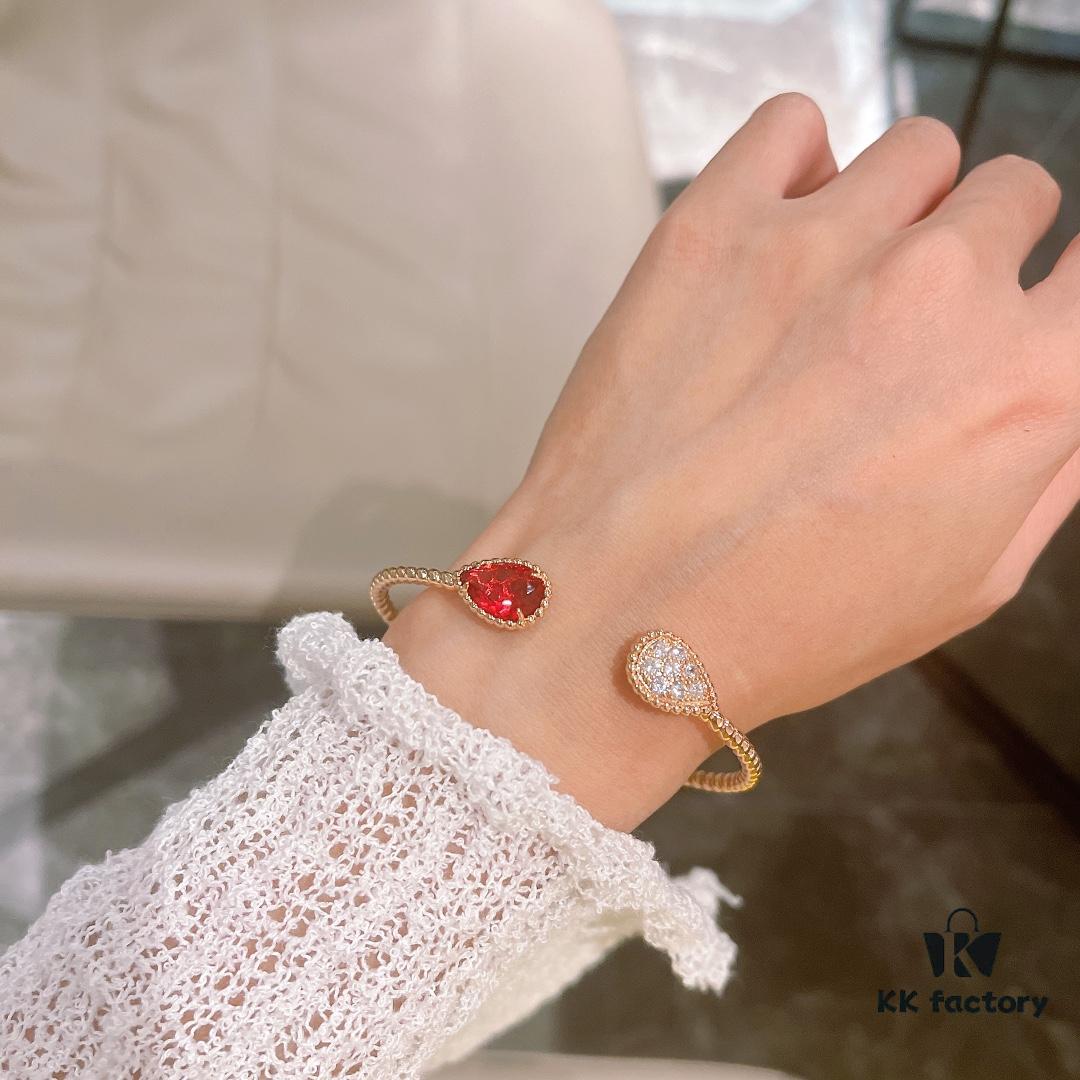 Boucheron Goutte Bracelet 💧 SERPENT BOHÈME Classic and Modern, Diamond-Set Droplet Design with Delicate Yellow Gold Pearls, Thick Gold Plating, Logo-Embossed Boucheron Bracelet, Simple and Elegant Square Shape, Exquisite Wearing Effect 👼 The Droplet Collection Symbolizes Love for the Dearest