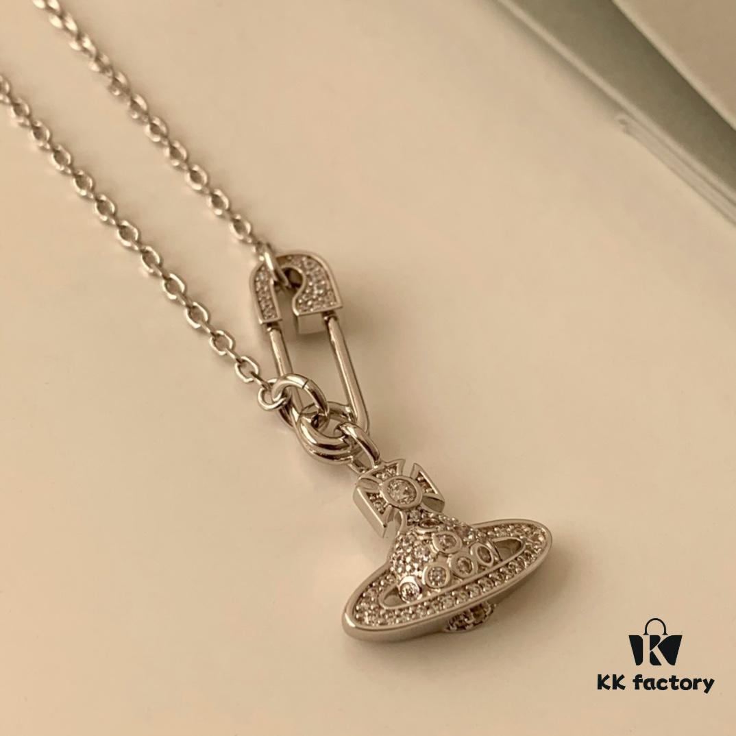 Vivienne Westwood Queen of Fashion Brooch Necklace