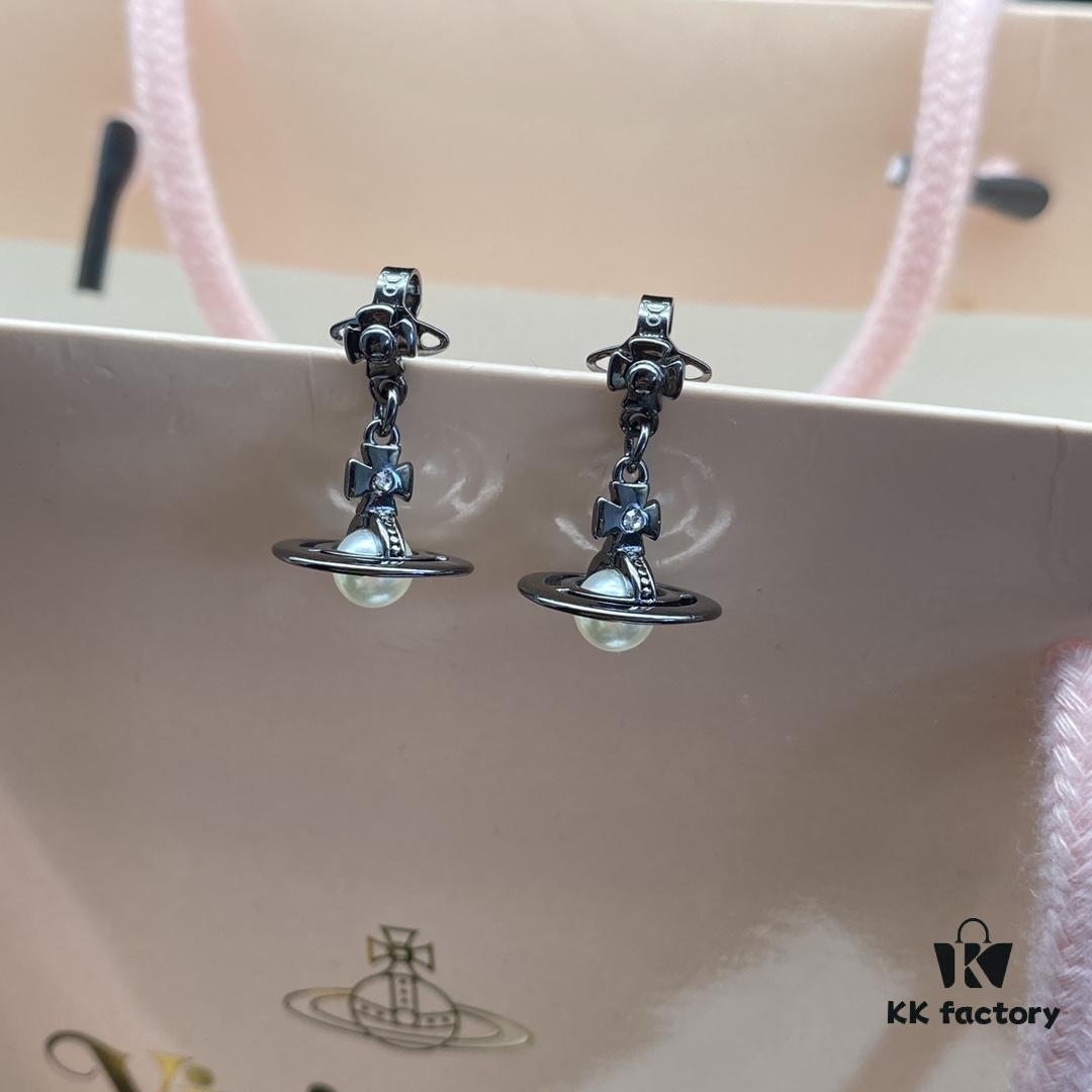 VIVIENNE WESTWOOD New Stud Earrings