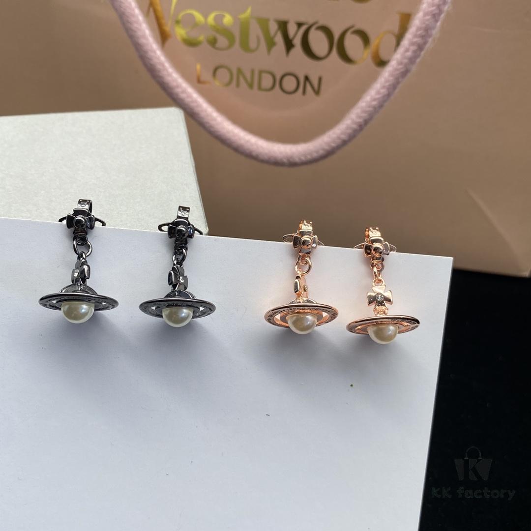 VIVIENNE WESTWOOD New Stud Earrings