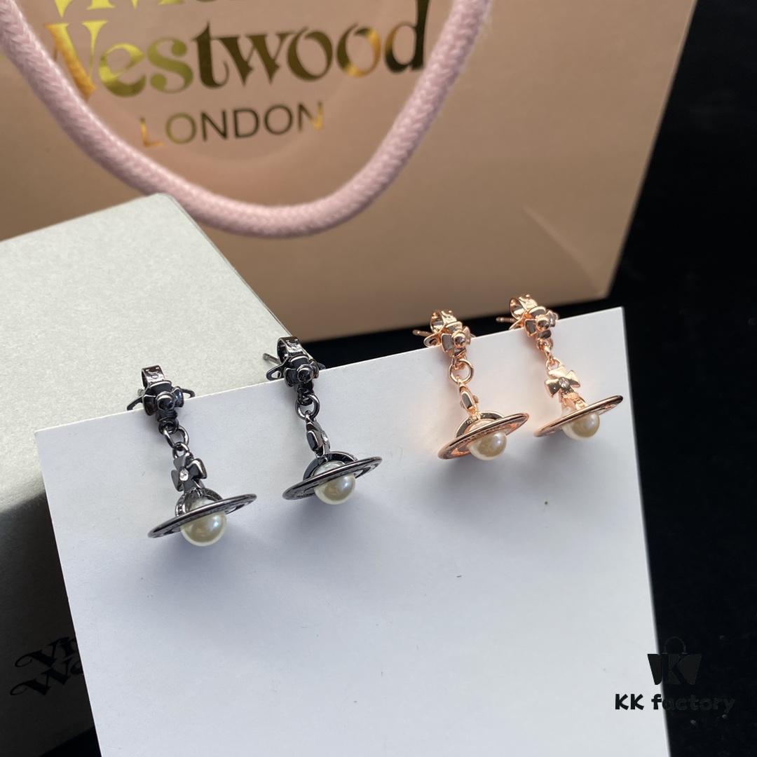 VIVIENNE WESTWOOD New Stud Earrings