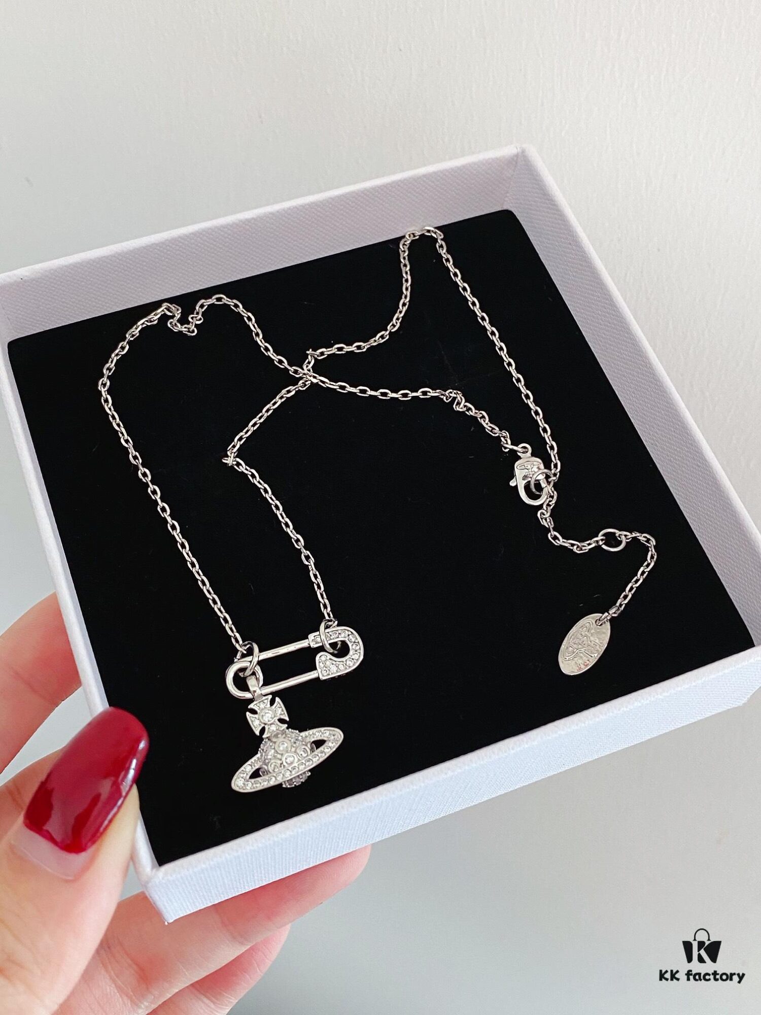 Vivian New Arrival Pin Saturn Necklace, Perfect for Showcasing the Neckline