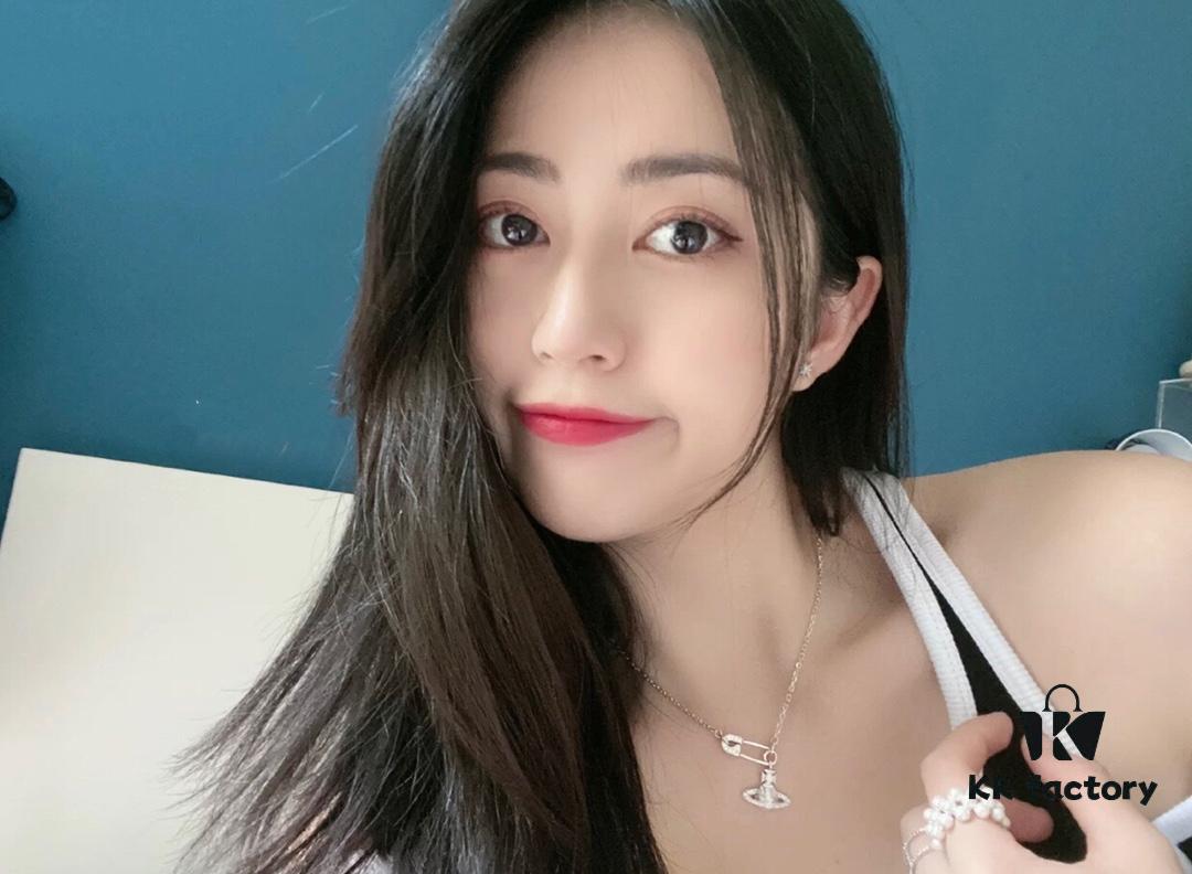 Vivian New Arrival Pin Saturn Necklace, Perfect for Showcasing the Neckline