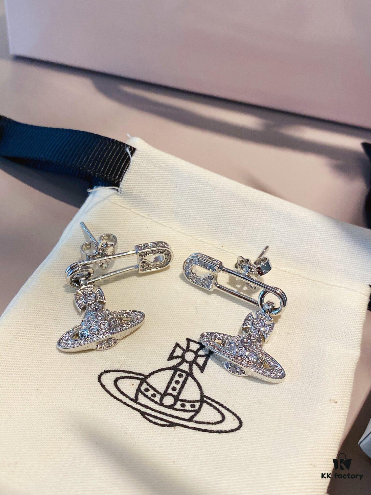 Vivian New Arrival Saturn Stud Earrings with Pin Design