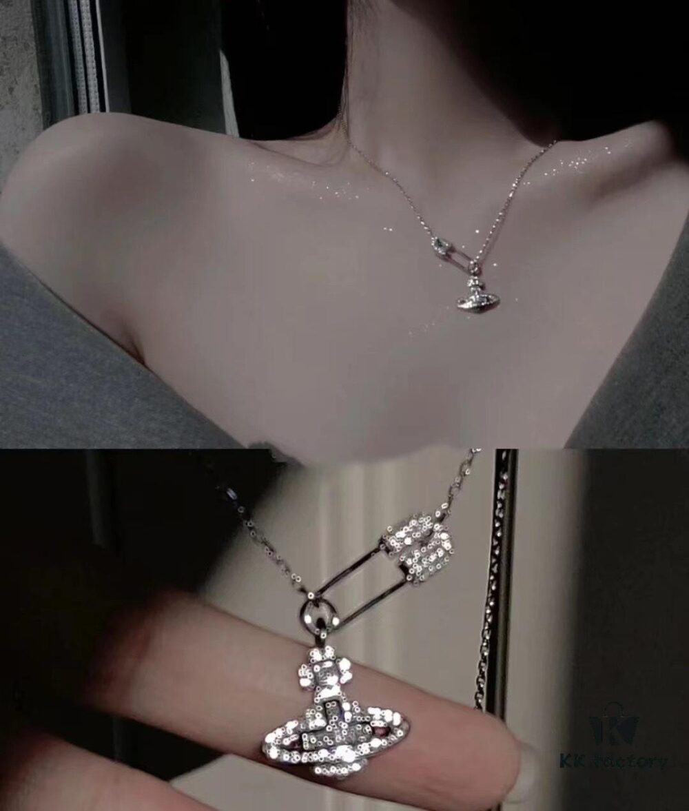 3. Plain Pendant Necklace