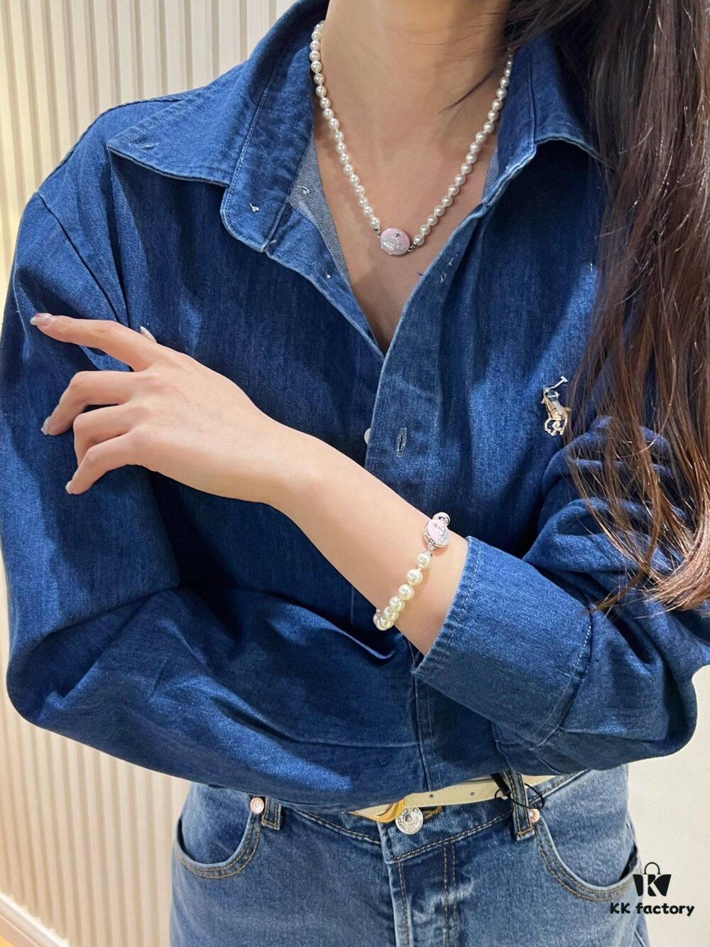 Promise Me You'll Get This Enamel Pearl Piece! Lisa and Yimengling Are Wearing It!