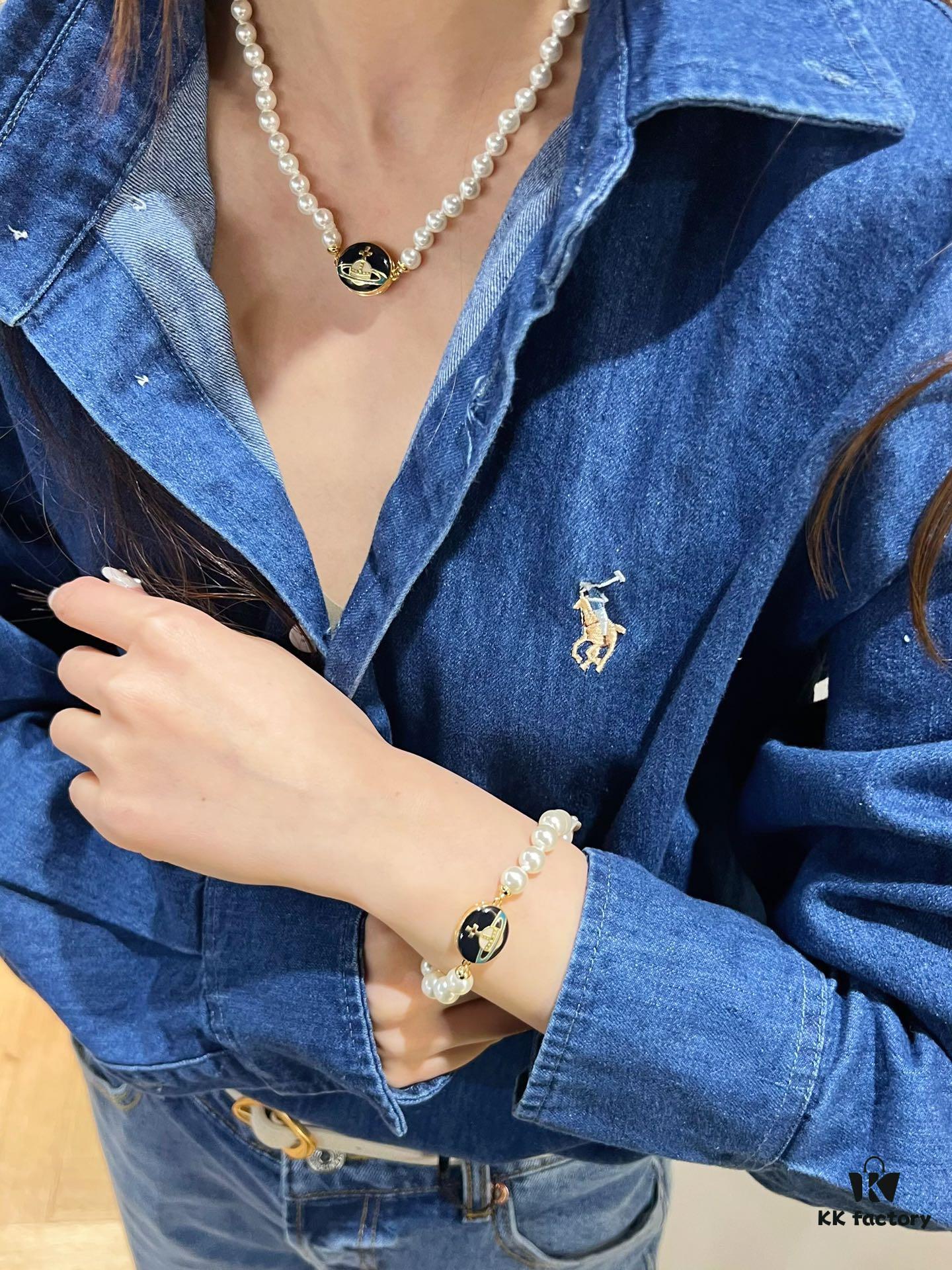 Promise Me You'll Get This Enamel Pearl Piece! Lisa and Yimengling Are Wearing It!