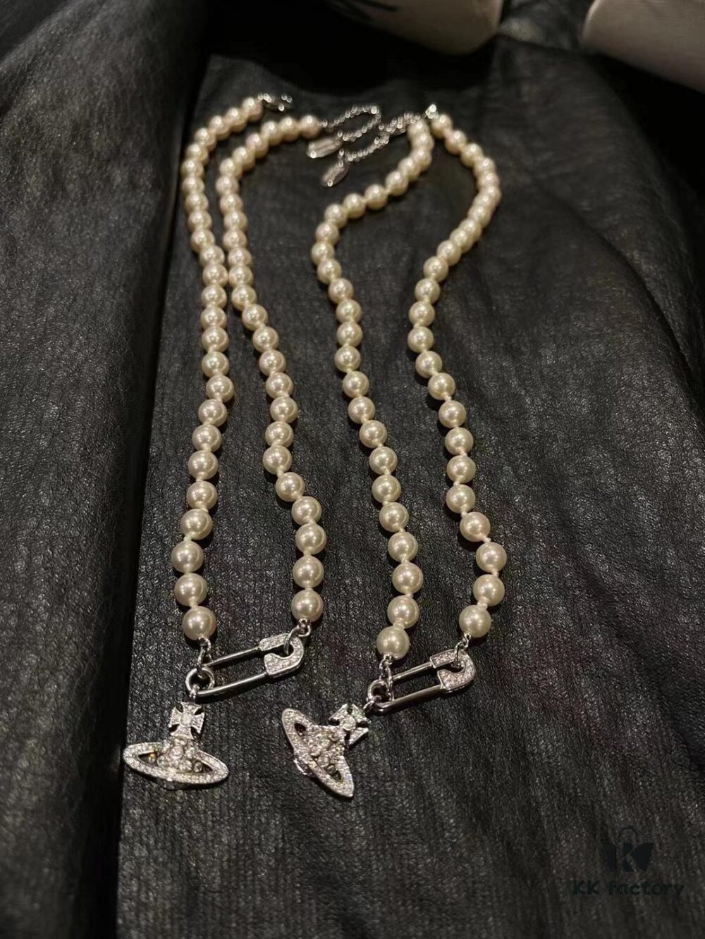 One is genuine! One is today's mass-market product [facepalm][facepalm]