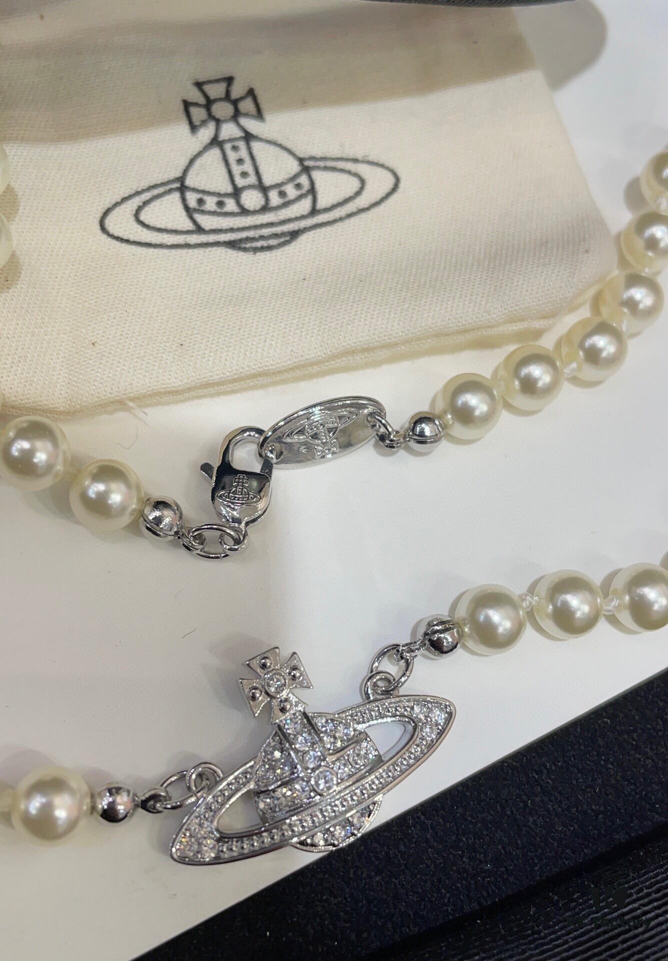 Fashionable Essential for Everyone ✨ Vivienne Westwood Saturn Pearl Necklace