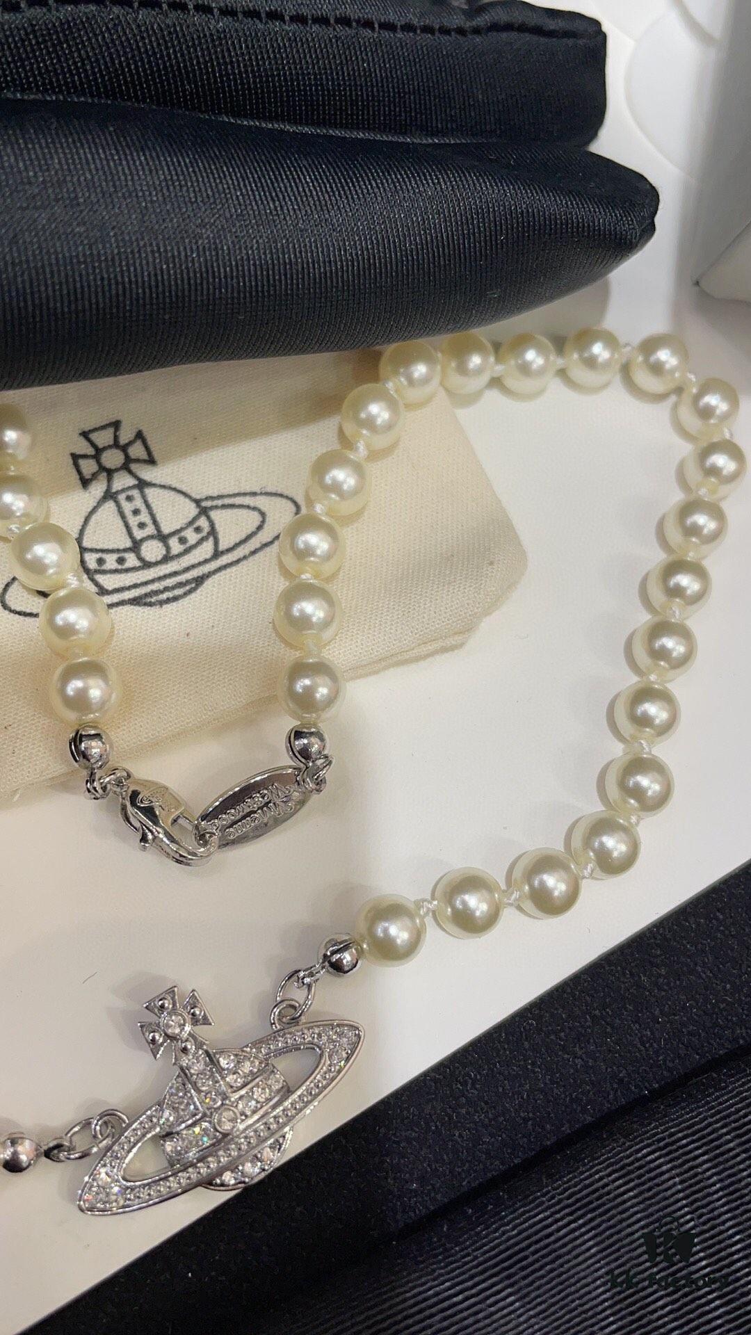 Fashionable Essential for Everyone ✨ Vivienne Westwood Saturn Pearl Necklace