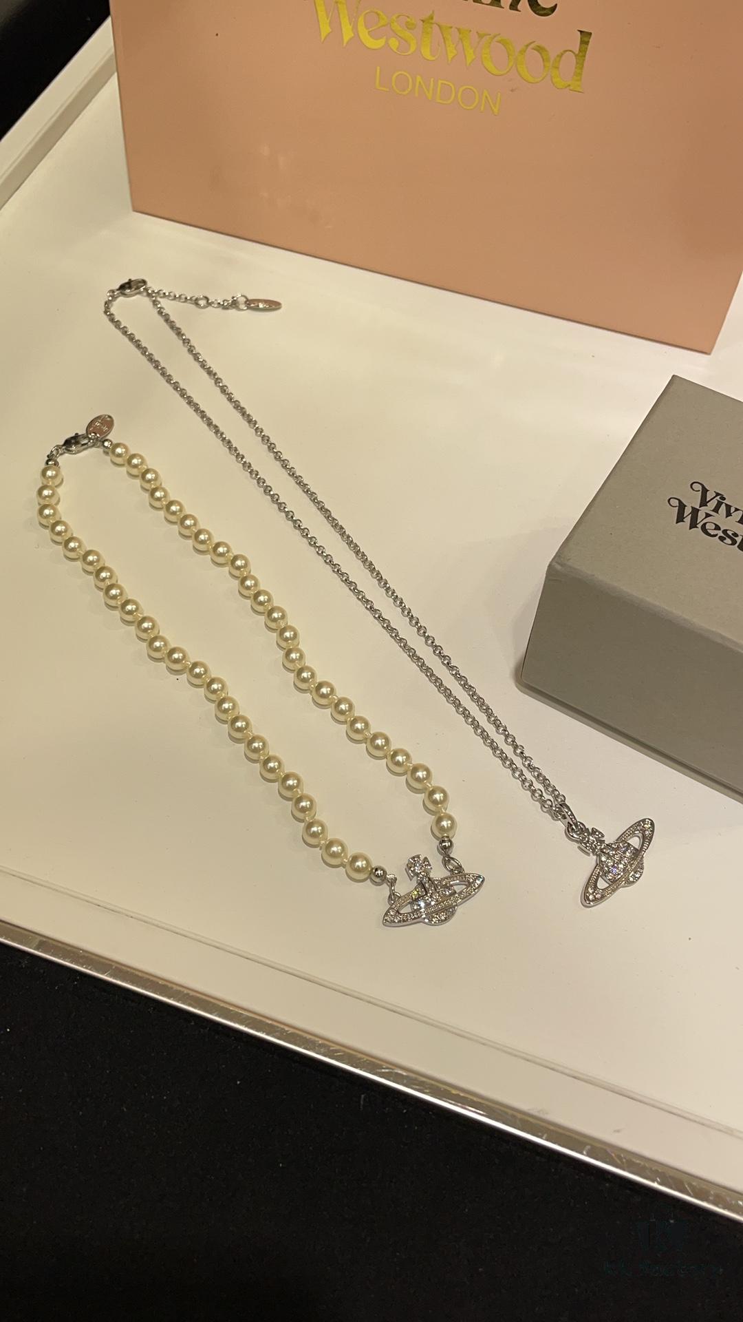 Must-Have🔥New Arrival Vivienne Westwood🪐 Classic Full Diamond Saturn Pendant Necklace