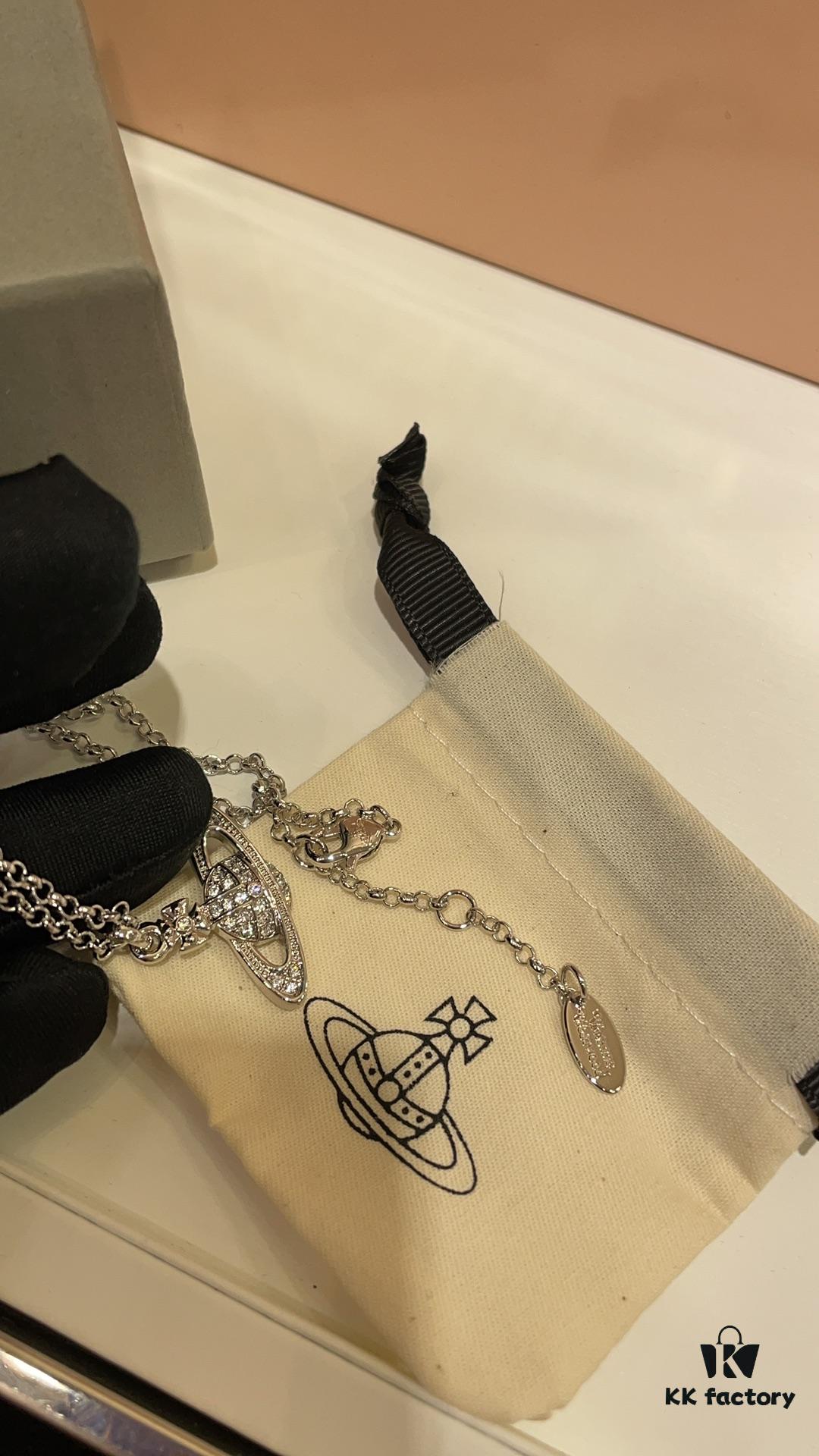 Must-Have🔥New Arrival Vivienne Westwood🪐 Classic Full Diamond Saturn Pendant Necklace