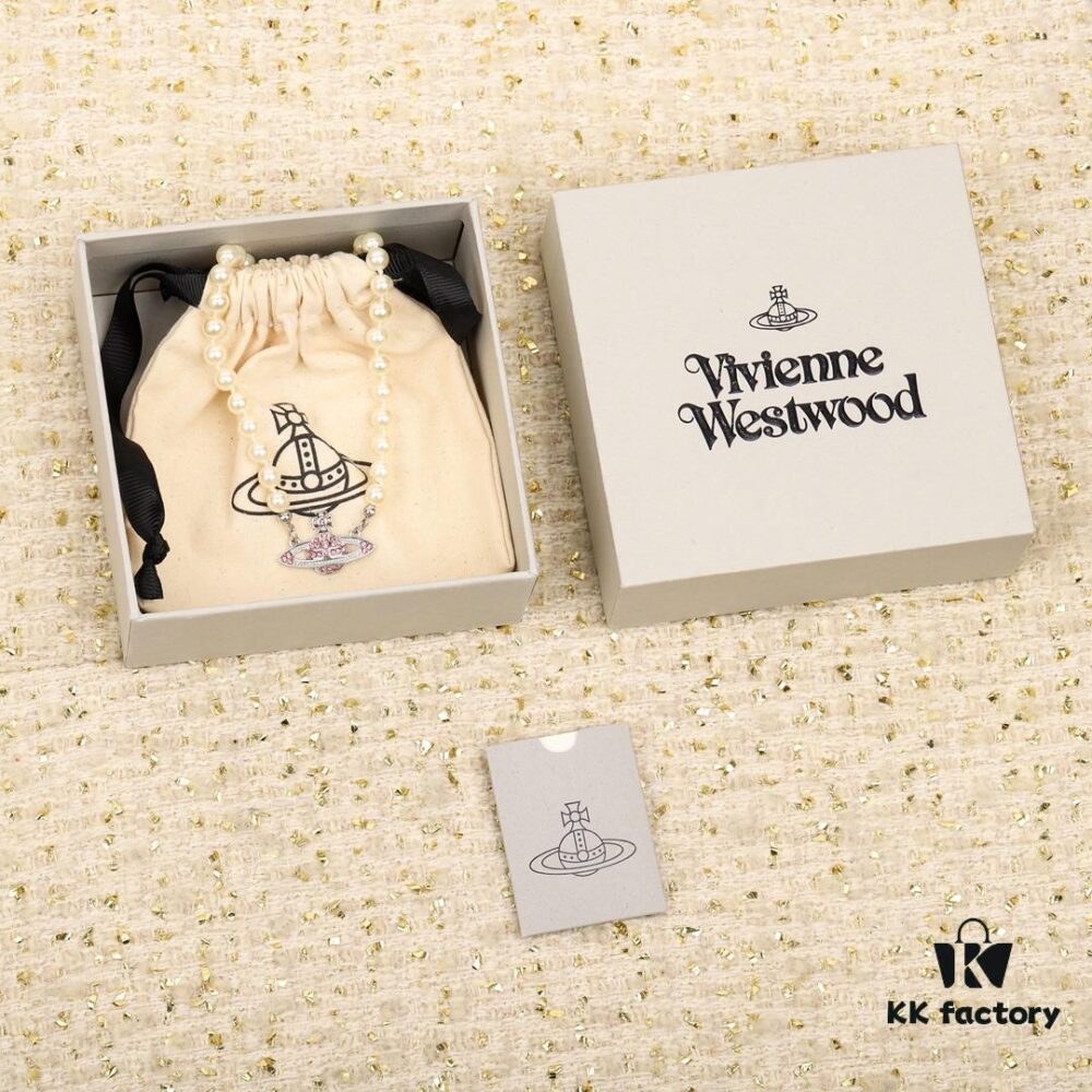 Vivienne Westwood Saturn Pearl Set - A Timeless Fusion of Punk and Elegance