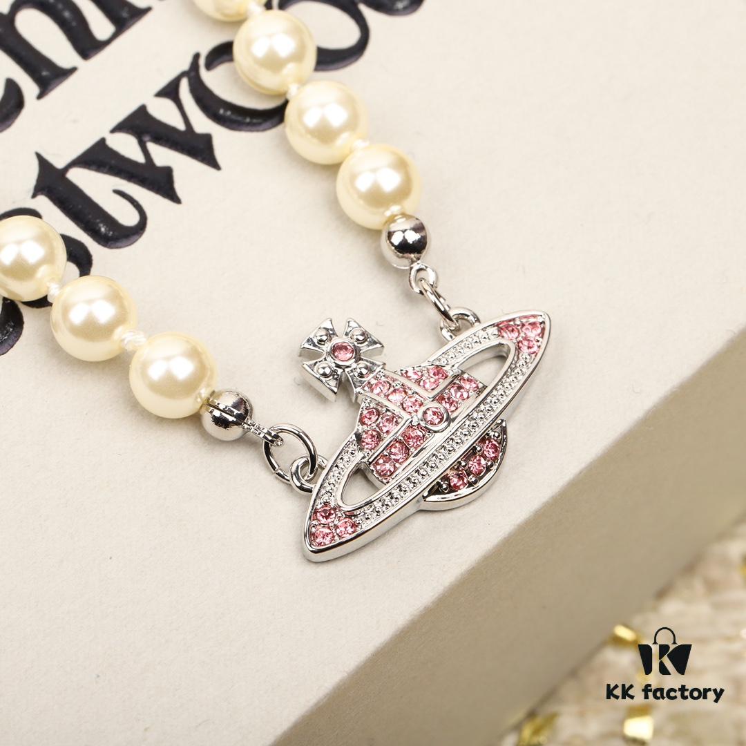 Vivienne Westwood Saturn Pearl Set - A Timeless Fusion of Punk and Elegance