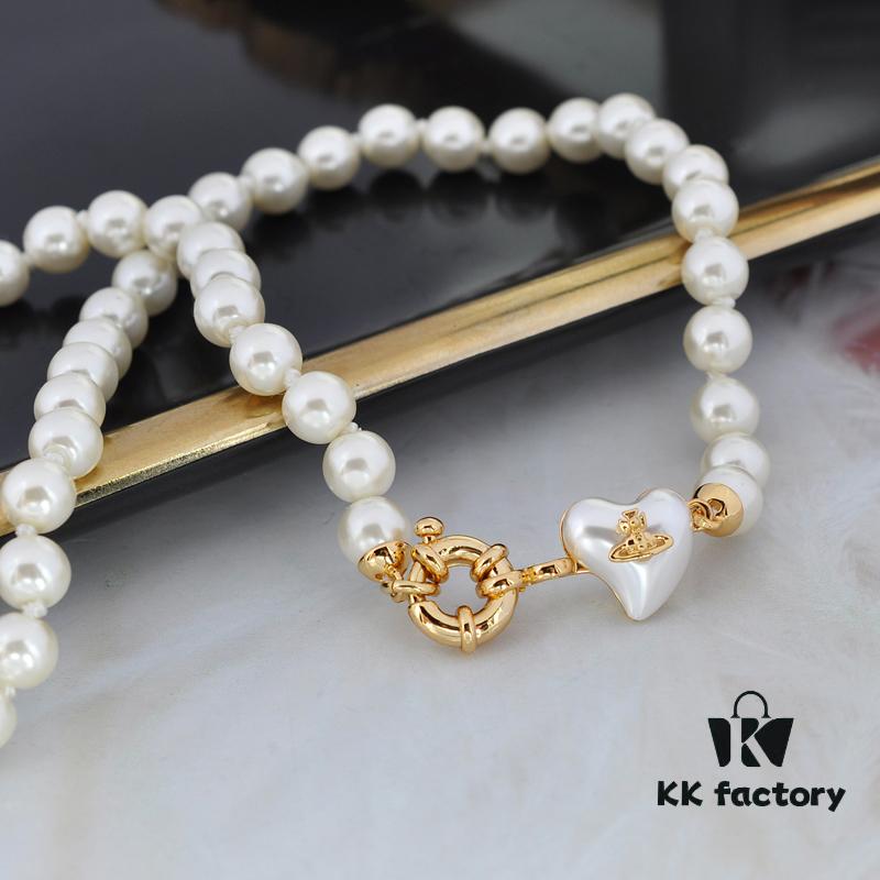 West Grandma Small Resin Heart Pearl Necklace - Gold