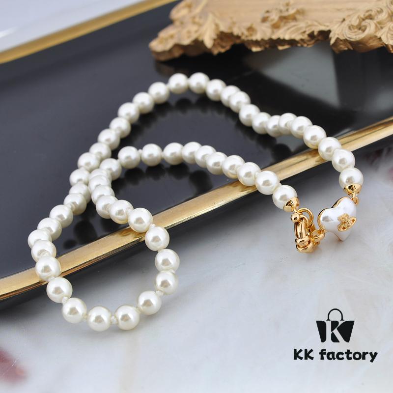 West Grandma Small Resin Heart Pearl Necklace - Gold