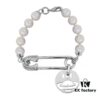 West Queen Pin Round Plate - Pearl Bracelet - Silver
