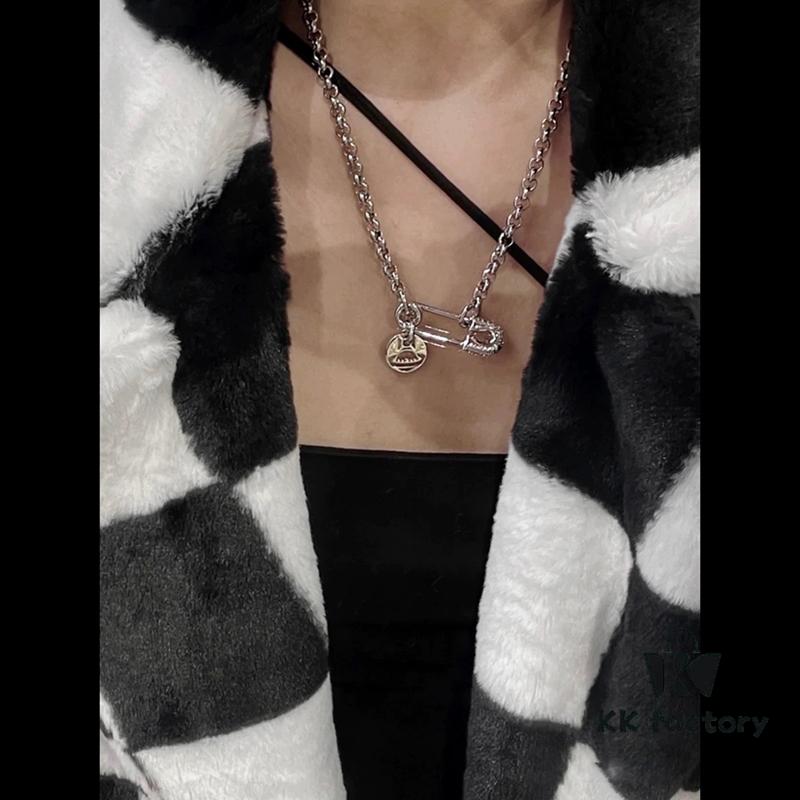 Vivienne Westwood Pin Round Pendant - Small Chain Necklace - Silver