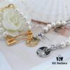 West Queen Pin Round Plate - Pearl Bracelet - Silver
