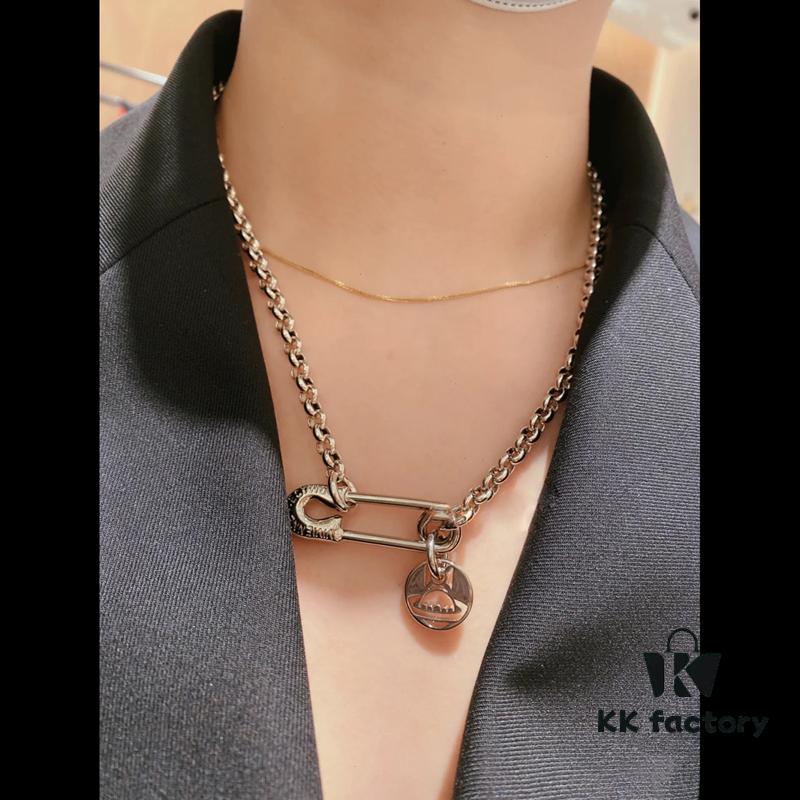 Vivienne Westwood Pin Round Pendant - Small Chain Necklace - Silver