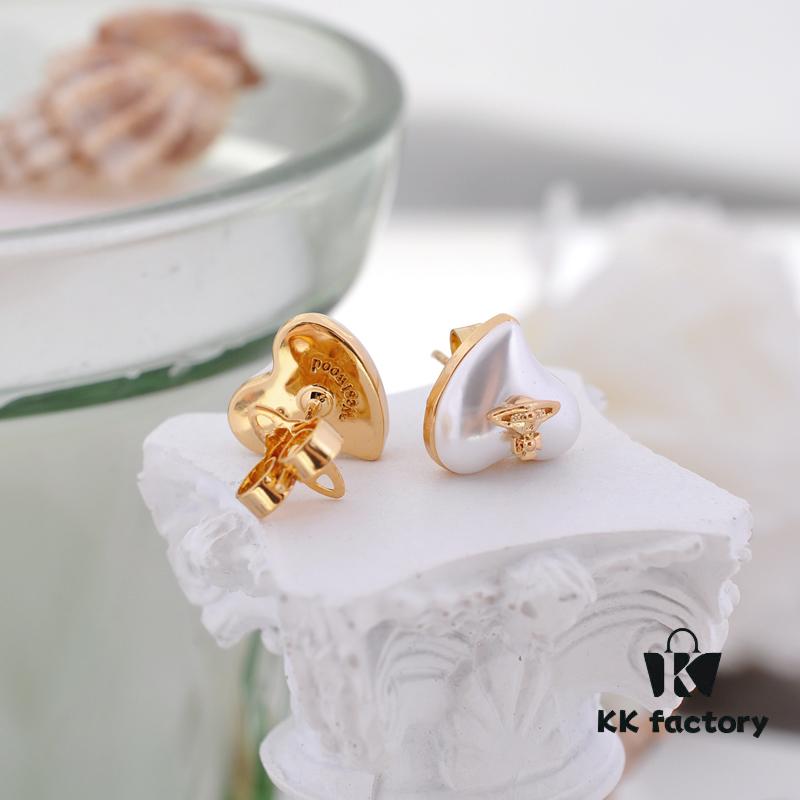 West Grandma Small Resin Heart Pearl Stud Earrings - Gold