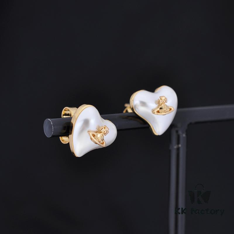 West Grandma Small Resin Heart Pearl Stud Earrings - Gold