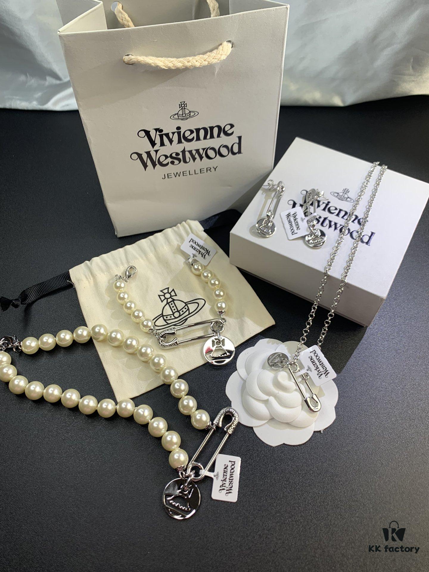 Vivienne Westwood Pin and Round Plaque Set Series, In-Stock Real Shot