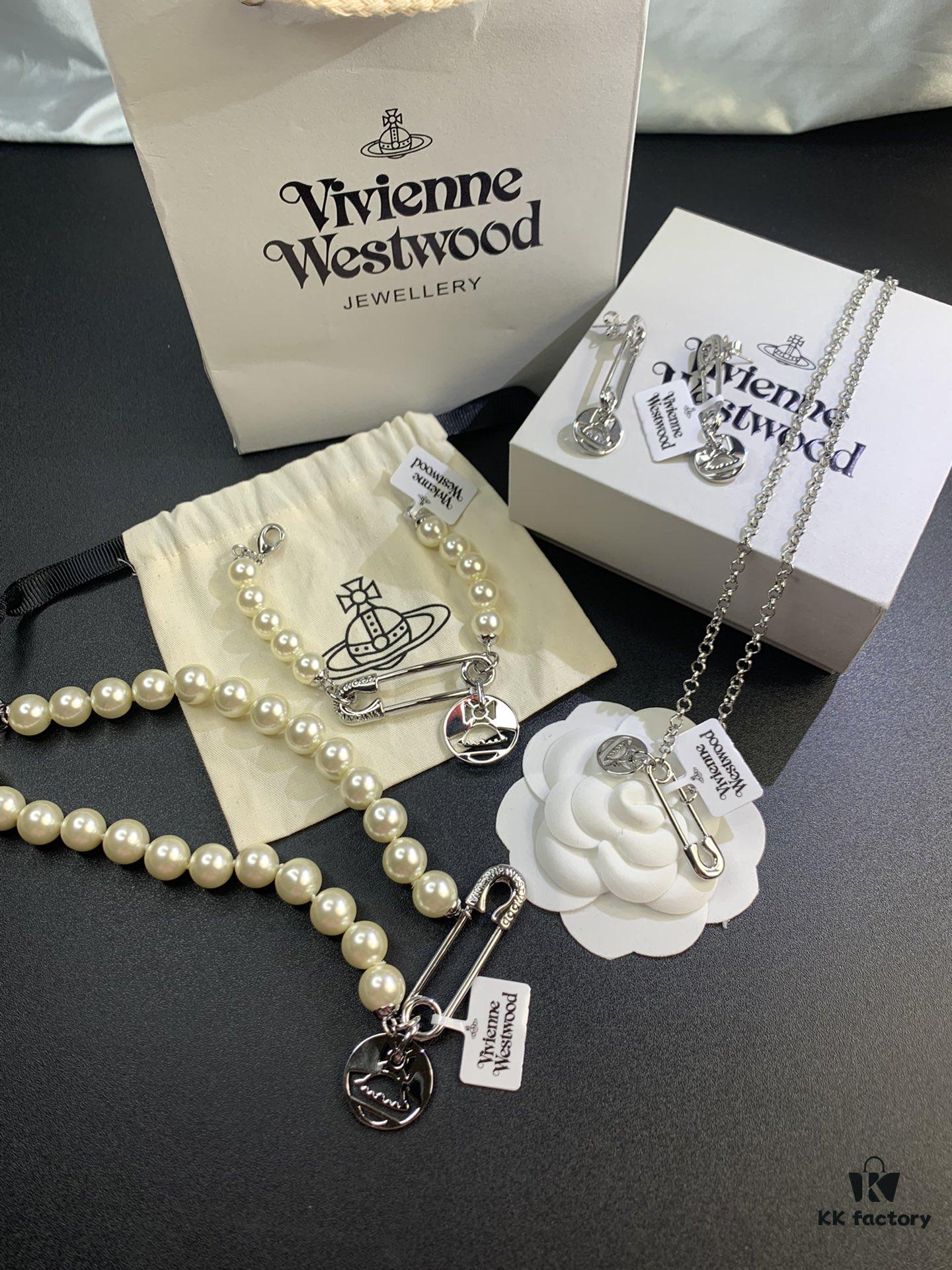 Vivienne Westwood Pin and Round Plaque Set Series, In-Stock Real Shot