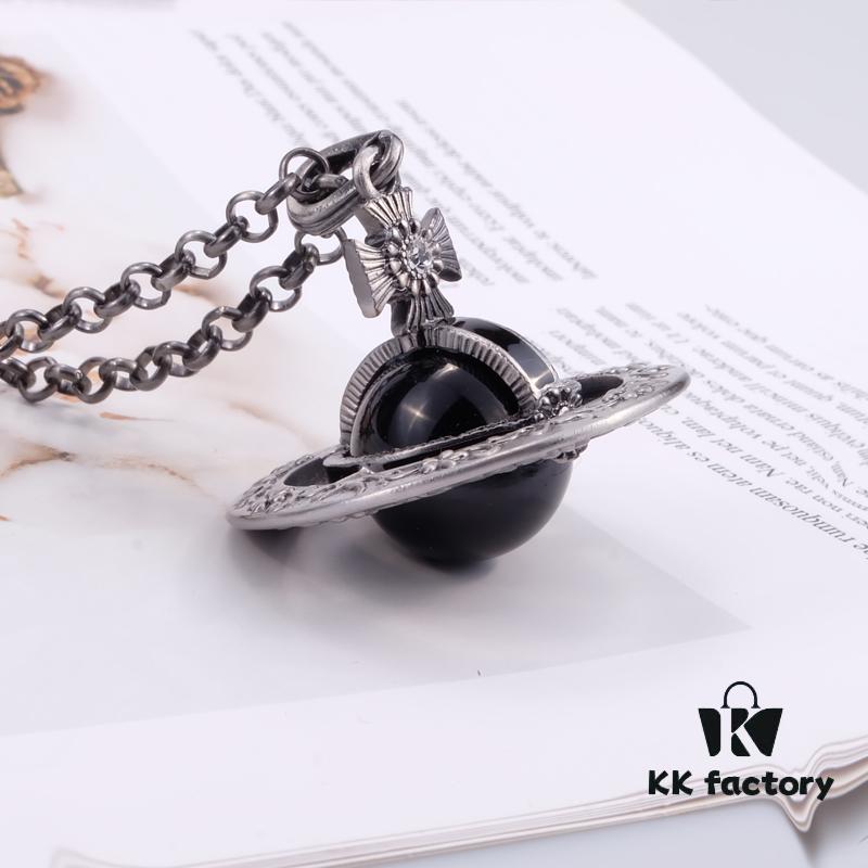 West Queen Large Vintage Silver Carved 3D Track Black Bead