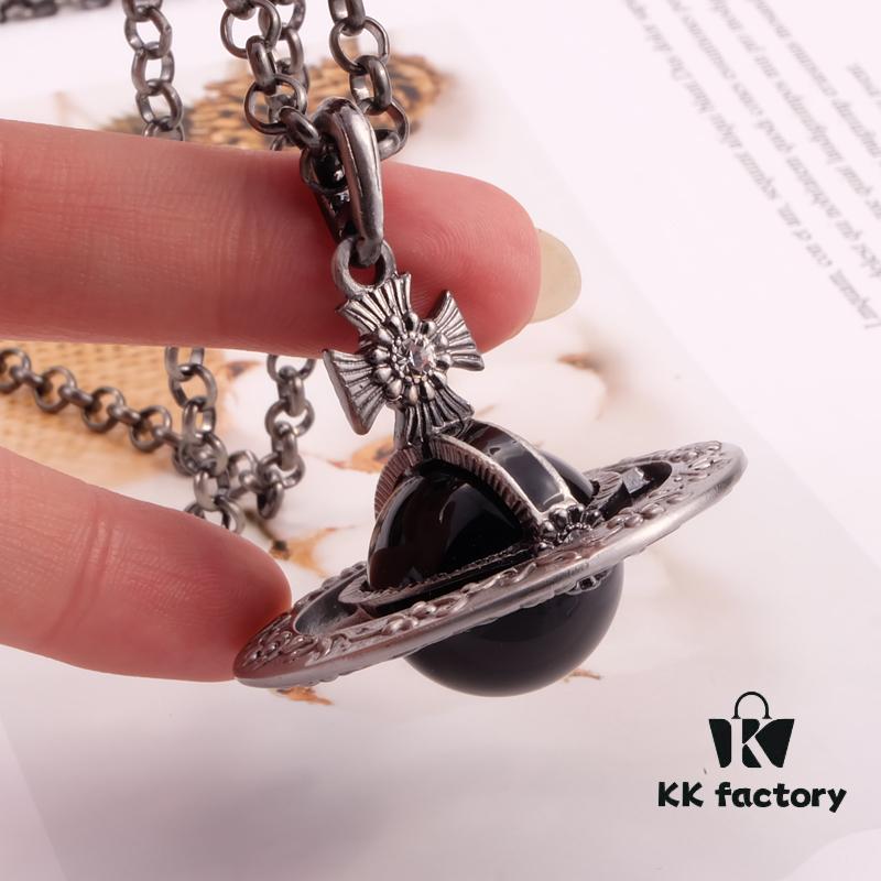 West Queen Large Vintage Silver Carved 3D Track Black Bead