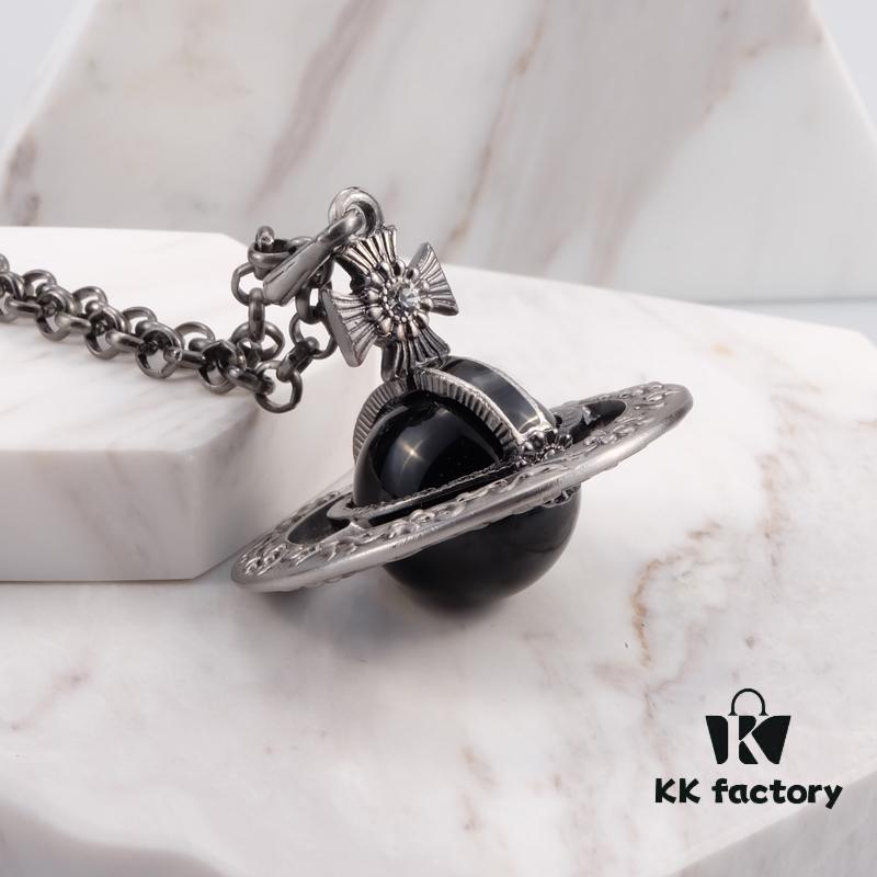 West Queen Large Vintage Silver Carved 3D Track Black Bead