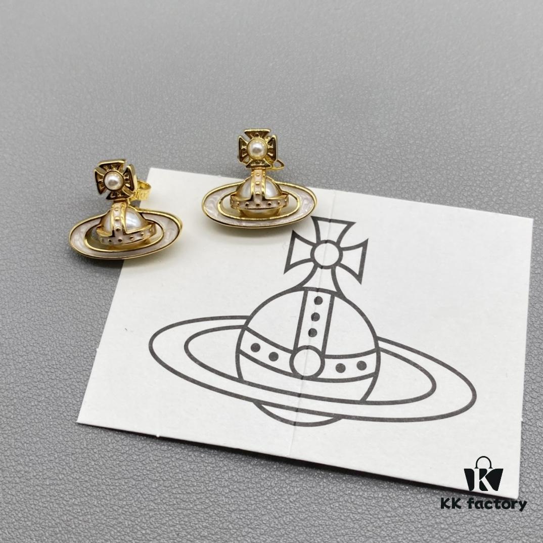 Vivienne Westwood Saturn Necklace