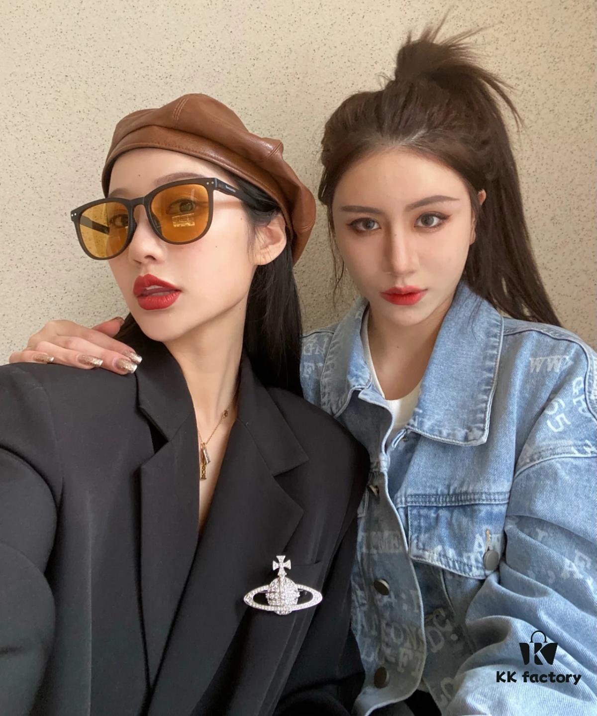 Saturn Brooch Wearing Look