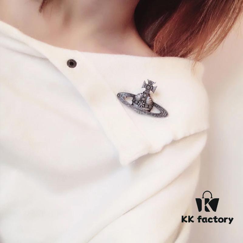 Lady Veda Large Antique Silver Carved Brooch