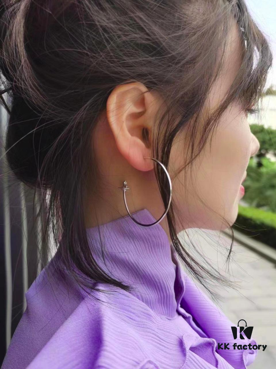 West Queen Large 3D Saturn Hoop Earrings 4CM Silver