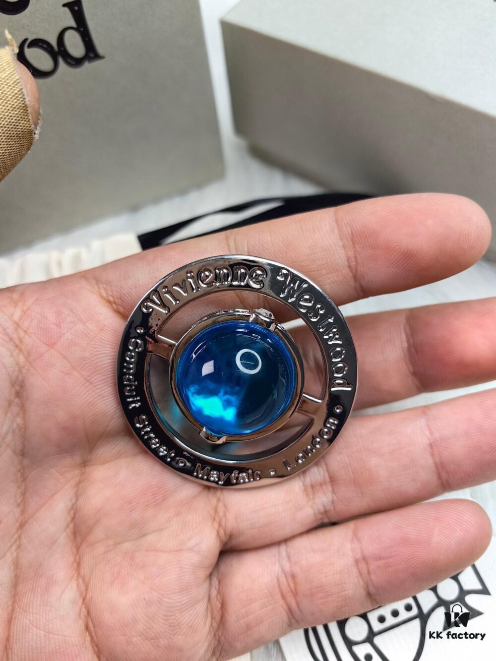 West Queen Large 3D Saturn Necklace with 20mm Bead