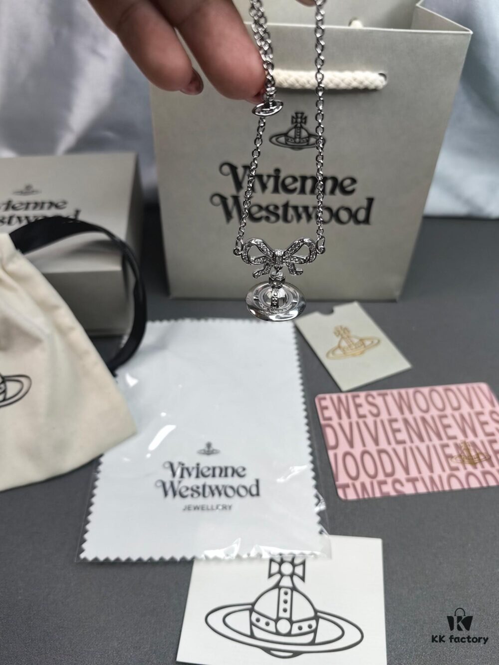 West Grandma Transparent Glass Bead Bow Bracelet in White Gold Color