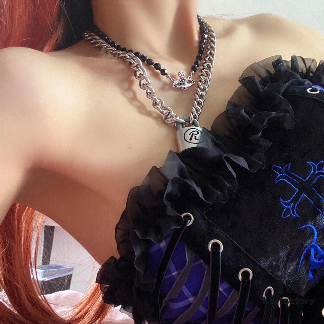 West Grandma Black Pearl Saturn Necklace