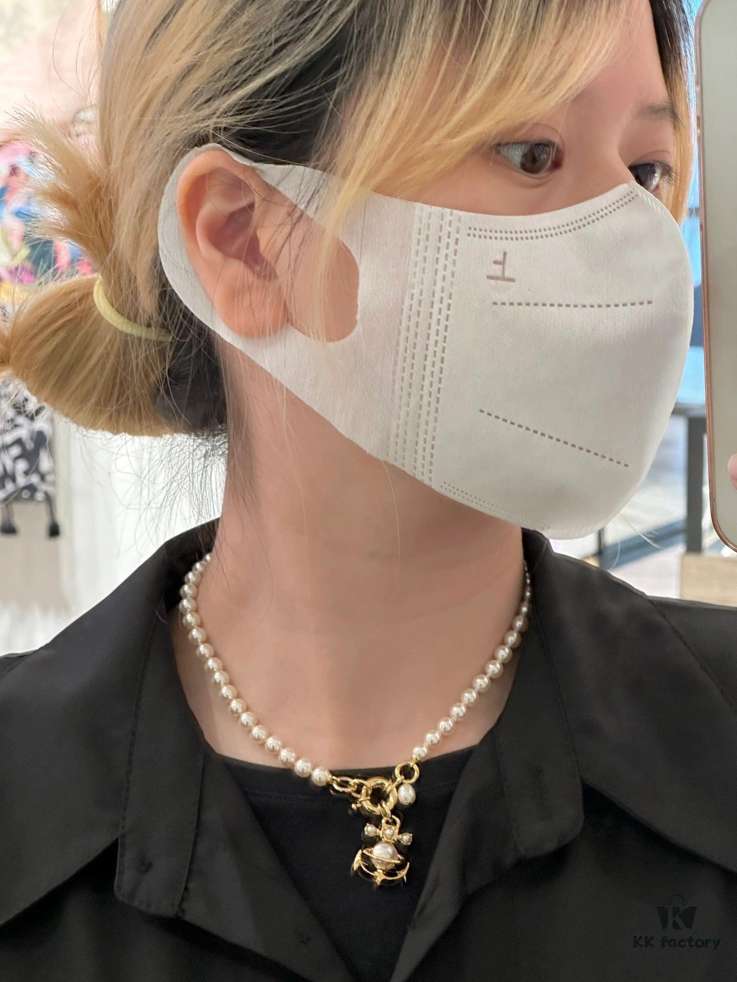 West Queen Exquisite Anchor Necklace