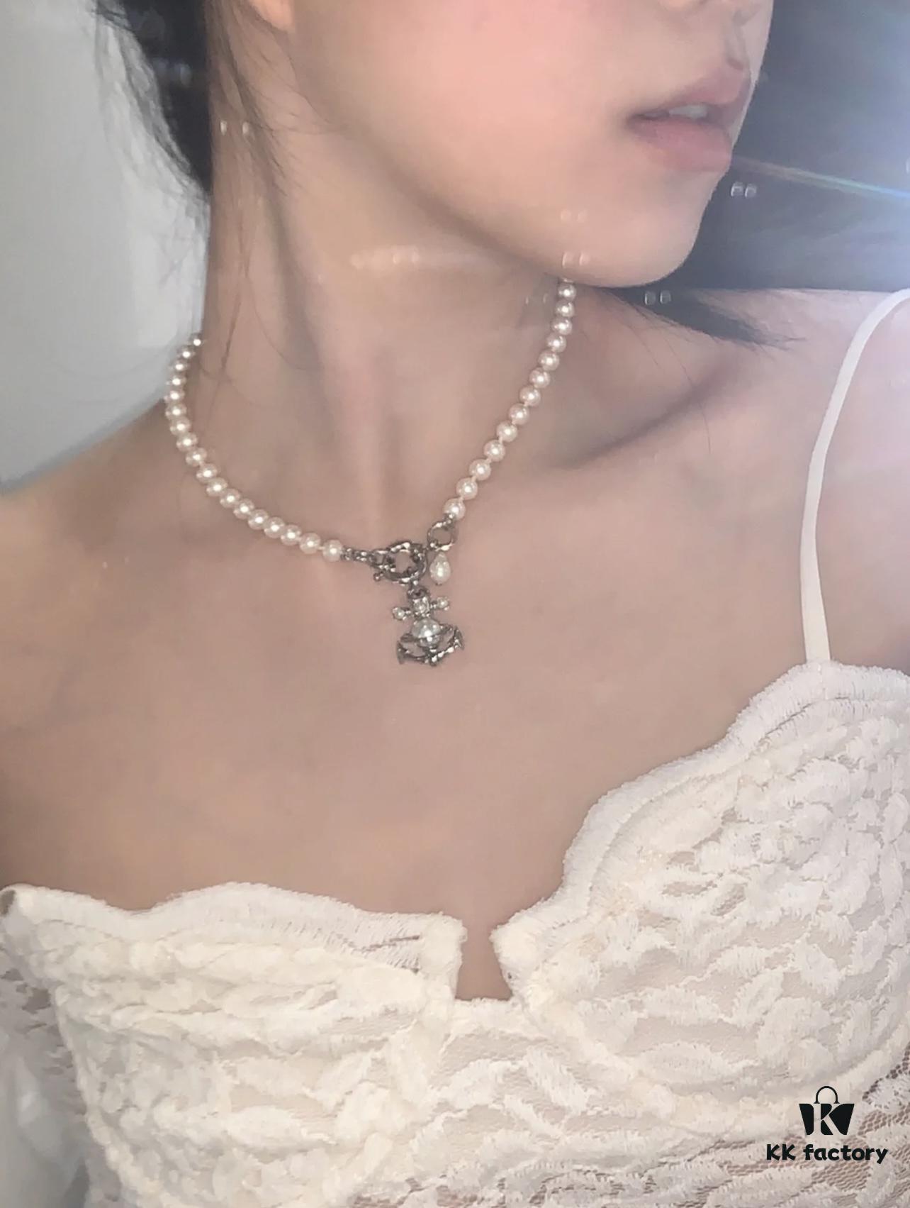 West Queen Exquisite Anchor Necklace